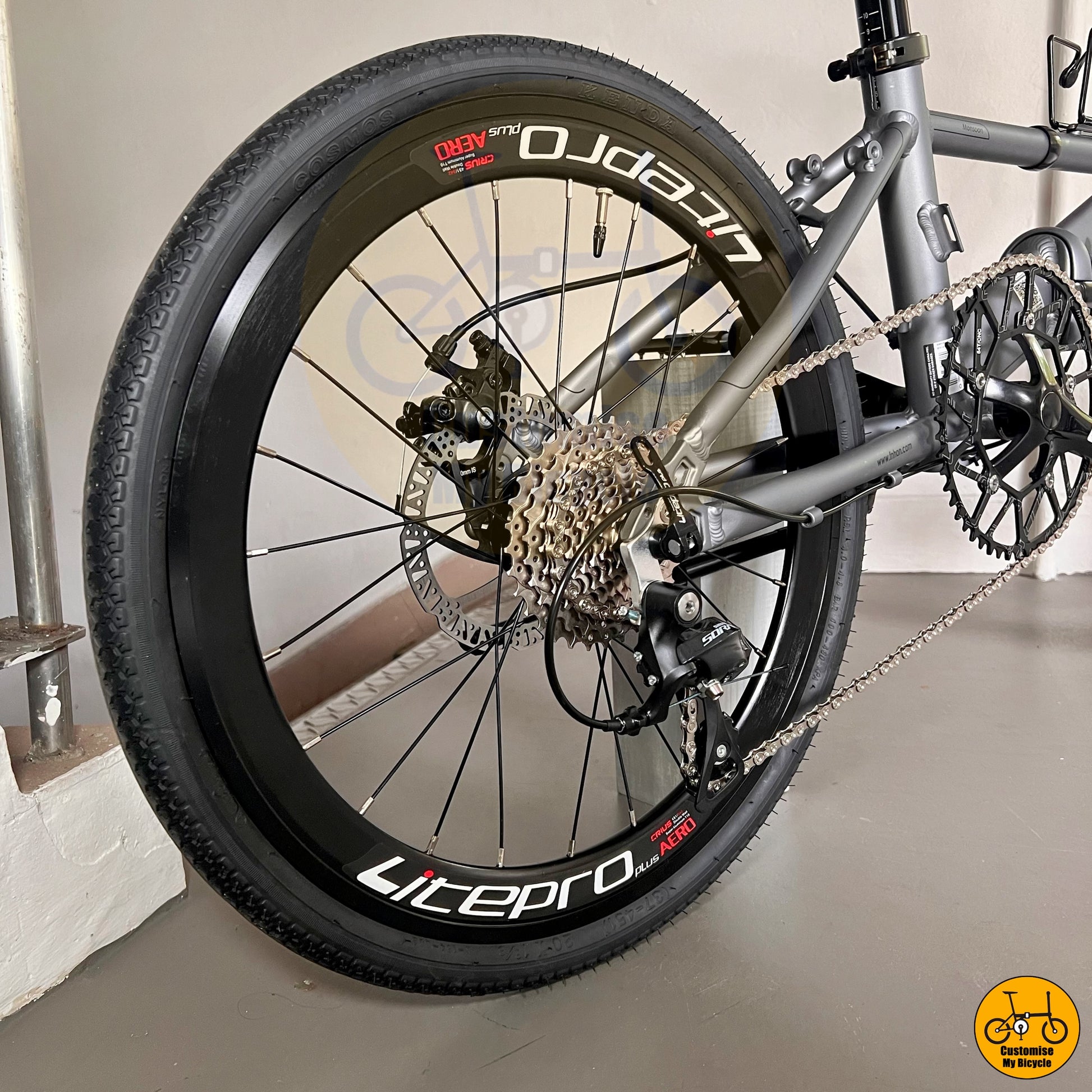 Shimano Sora Rear Derailleur Fnhon Monsoon 22-Inch Foldable Bicycle – Smooth & Reliable Shifting
