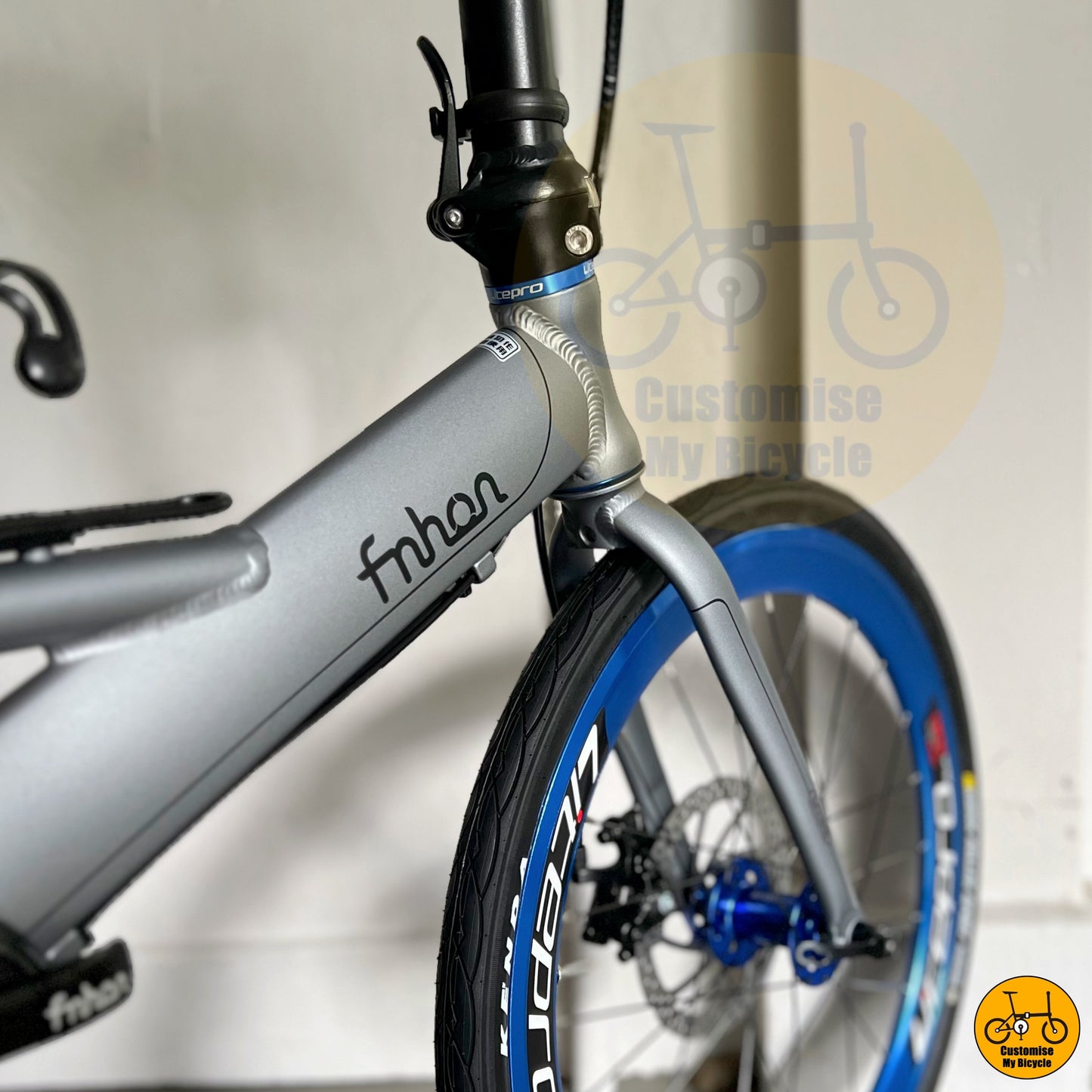 Battleship Grey Y-Frame Fnhon Monsoon 22-Inch Foldie – A Rugged & Stylish Foldable Bike
