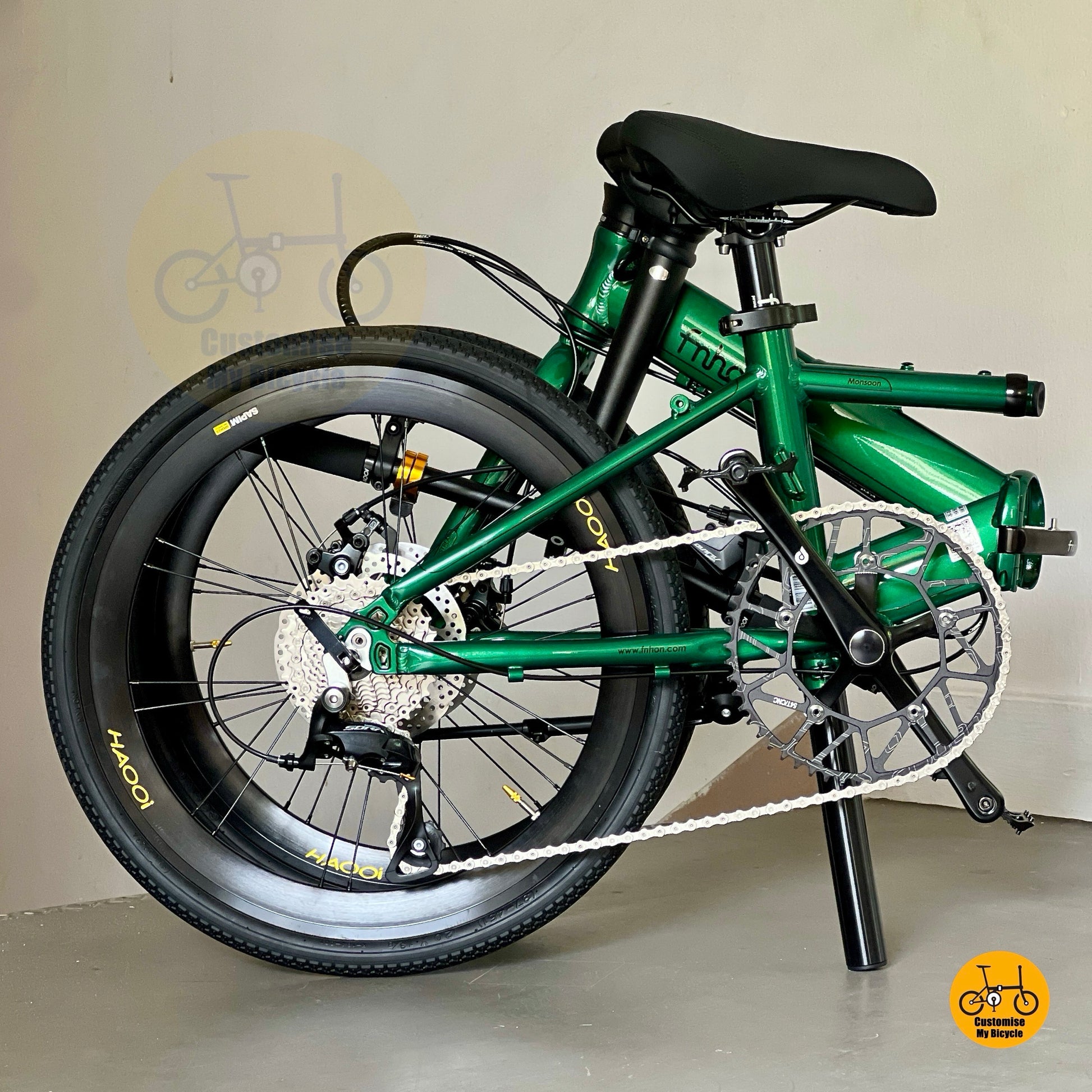 Folded size 75x65x35cm of Fnhon Monsoon