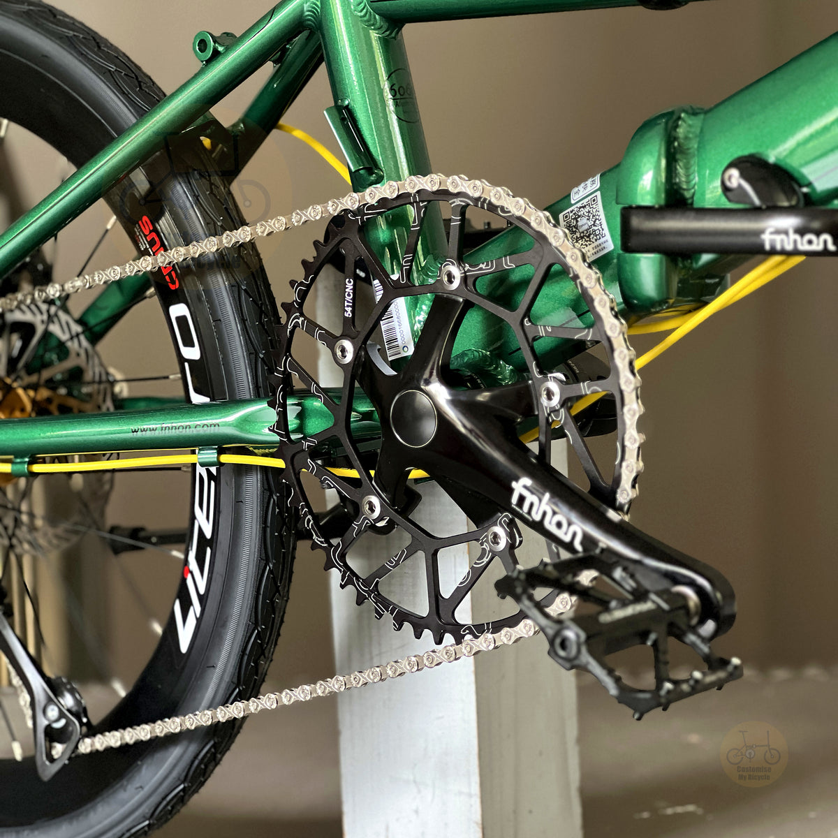 Fnhon Monsoon 22" Emerald Green folding bike rear derailleur gearset detail