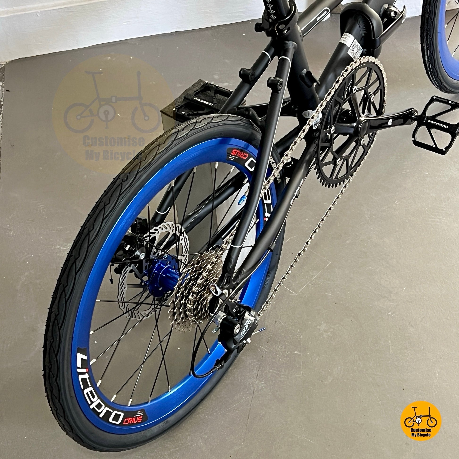 Close up of Shimano 9 speed gear system on Fnhon Monsoon 22 inch folding bicycle
