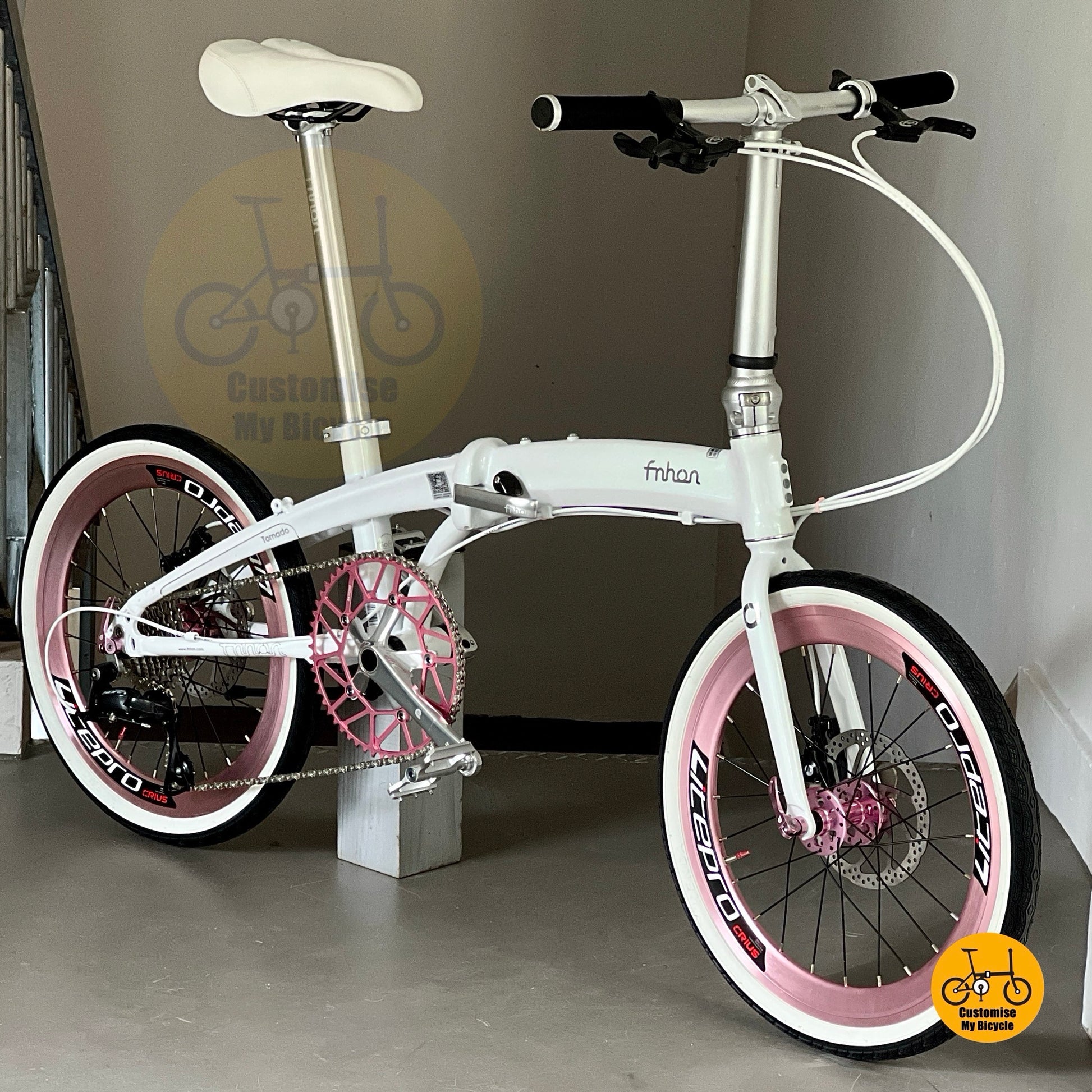 Dreamy White Fnhon Tornado 20 Inch Folding Bicycle Shimano 9 Gears Compact Foldie
