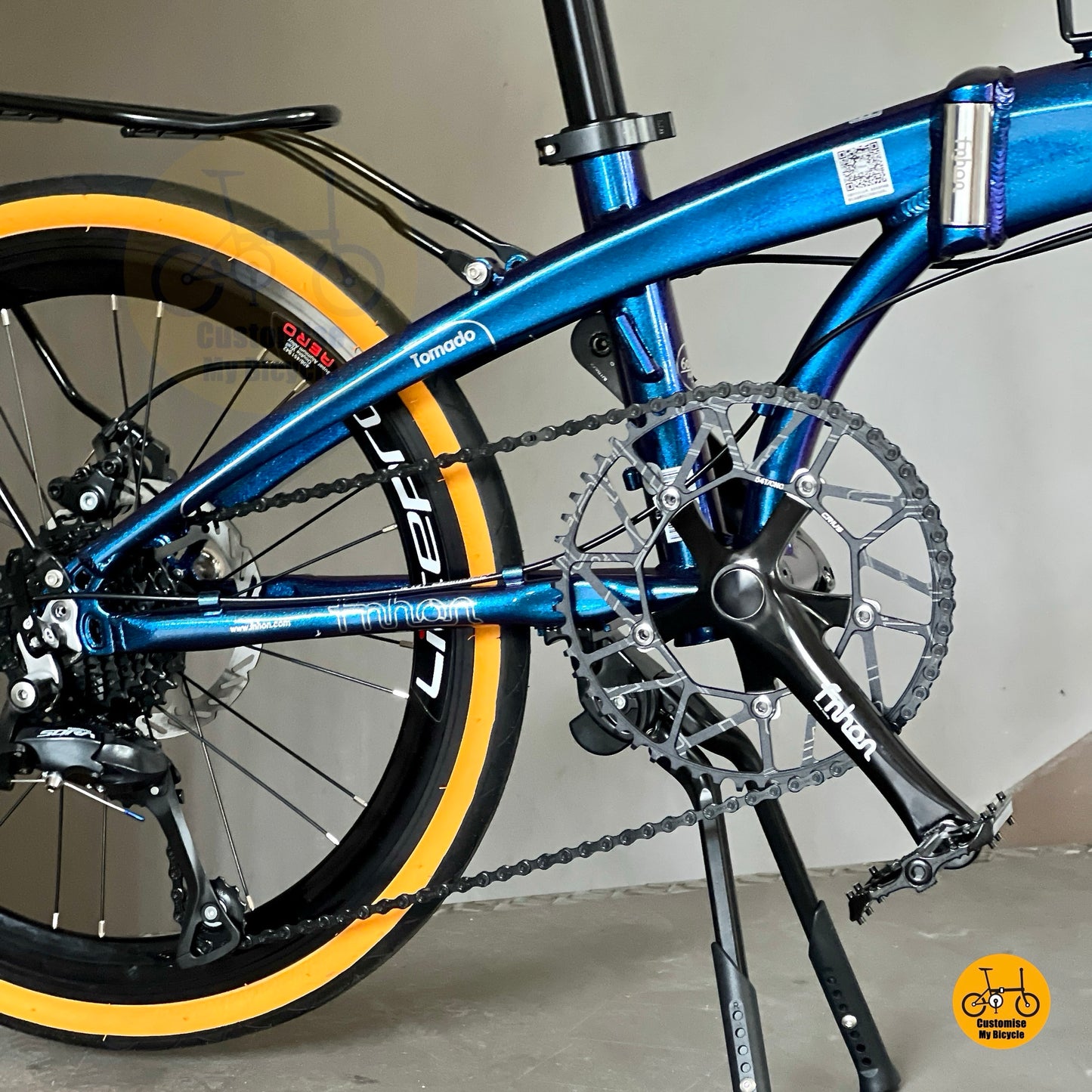 Close up of FNHON Hollowtech crank and hollow 54t chainring
