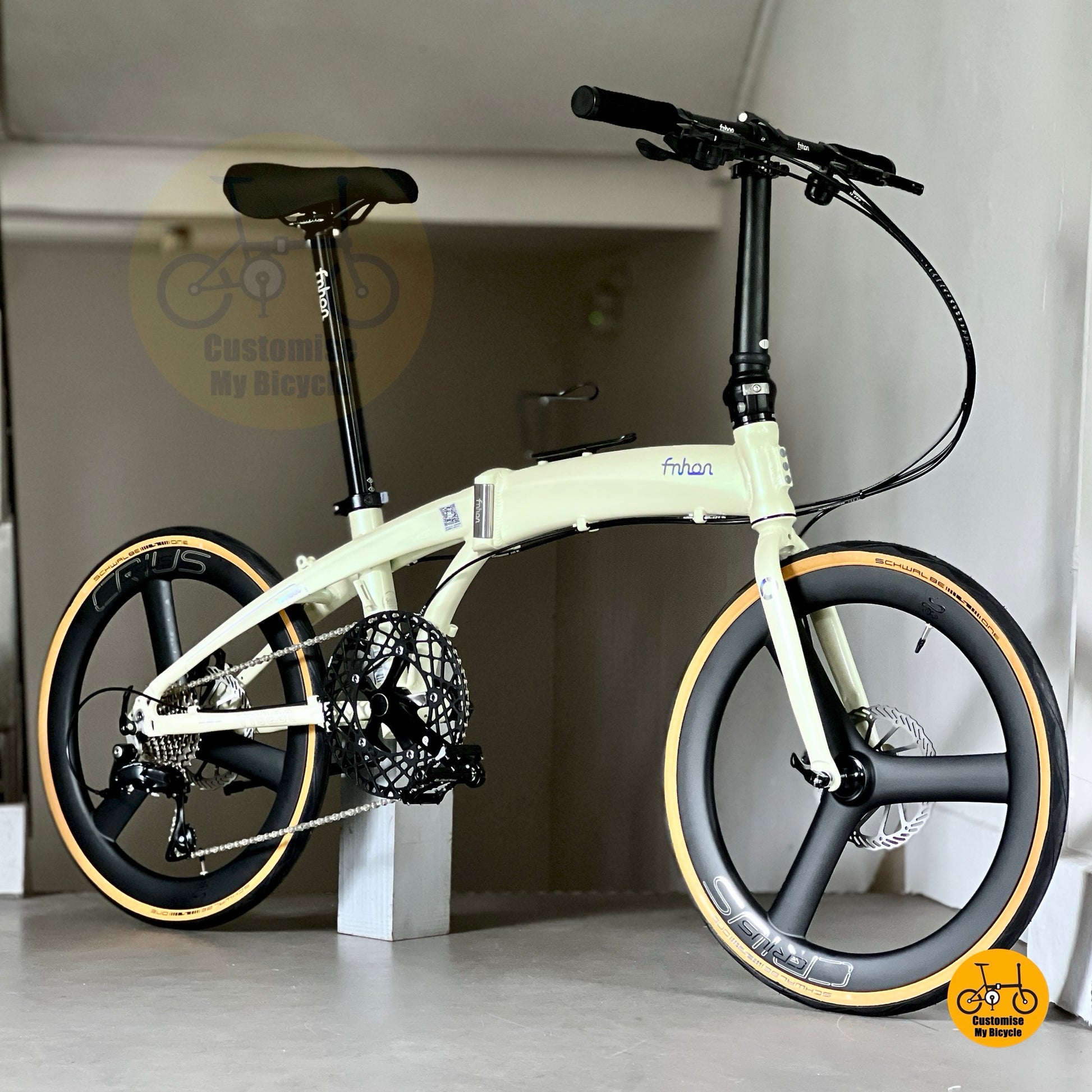 Basikal lipat Fnhon Tornado 22 inci Beige dengan Shimano 9s dan roda karbon
