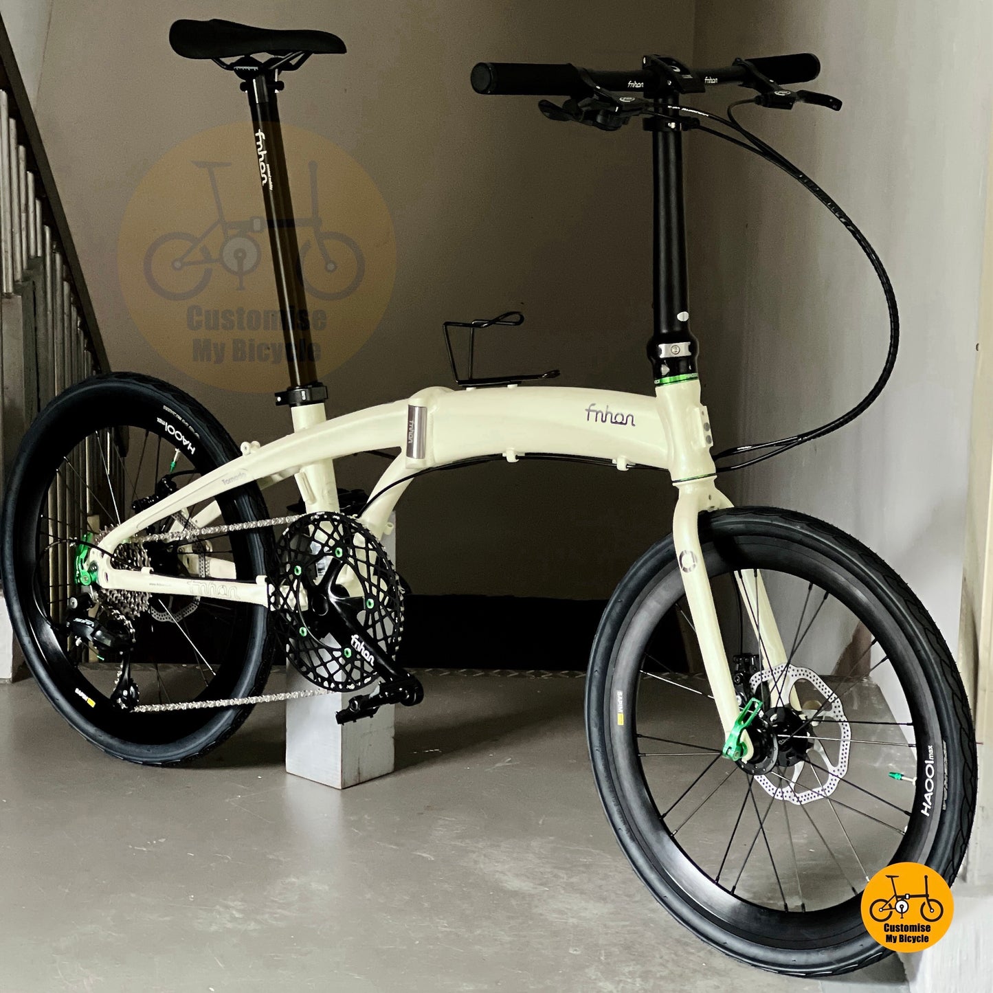 Fnhon Tornado 22 inch beige folding bike full side profile lightweight urban commuter bicycle