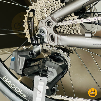 Folding bike close up WHEELTOP EDS OX2.0 wireless 12 gears drivetrain cassette derailleur detail