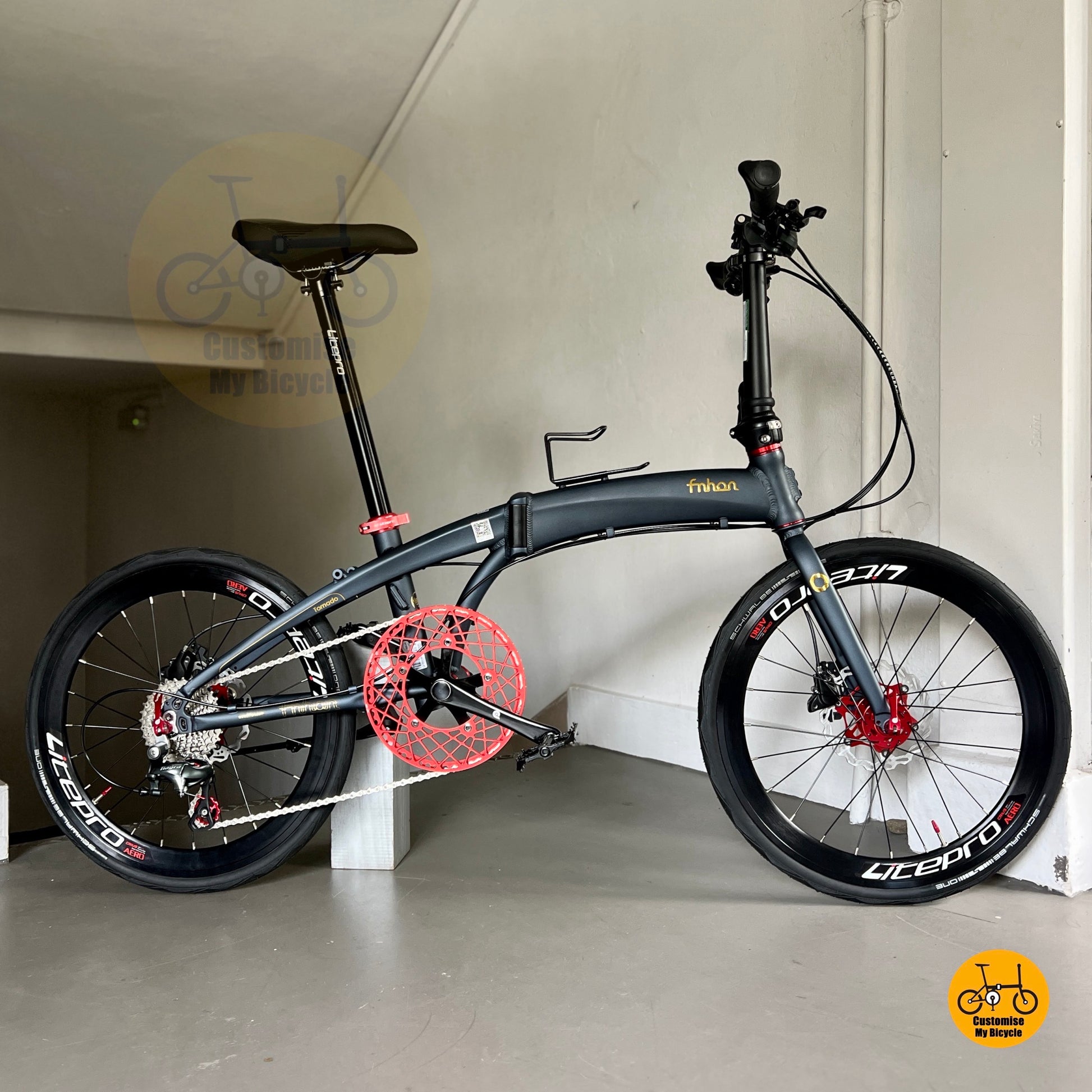 Lightweight aerodynamic folding bicycle with Litepro crank SCHWALBE tyres and ceramic upgrades  
