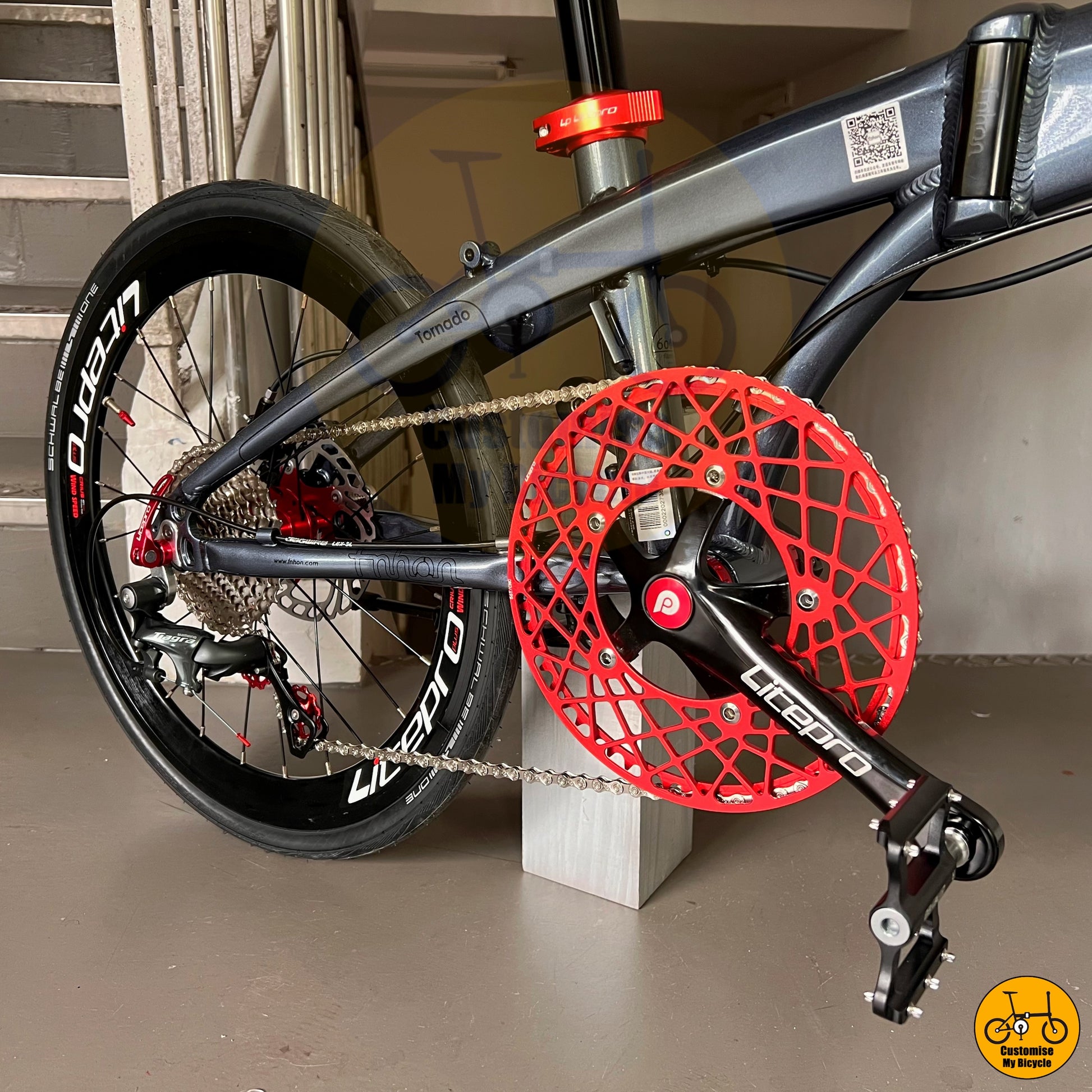 Cycling Freedom – Navigate the City with This Compact & Versatile Foldie
