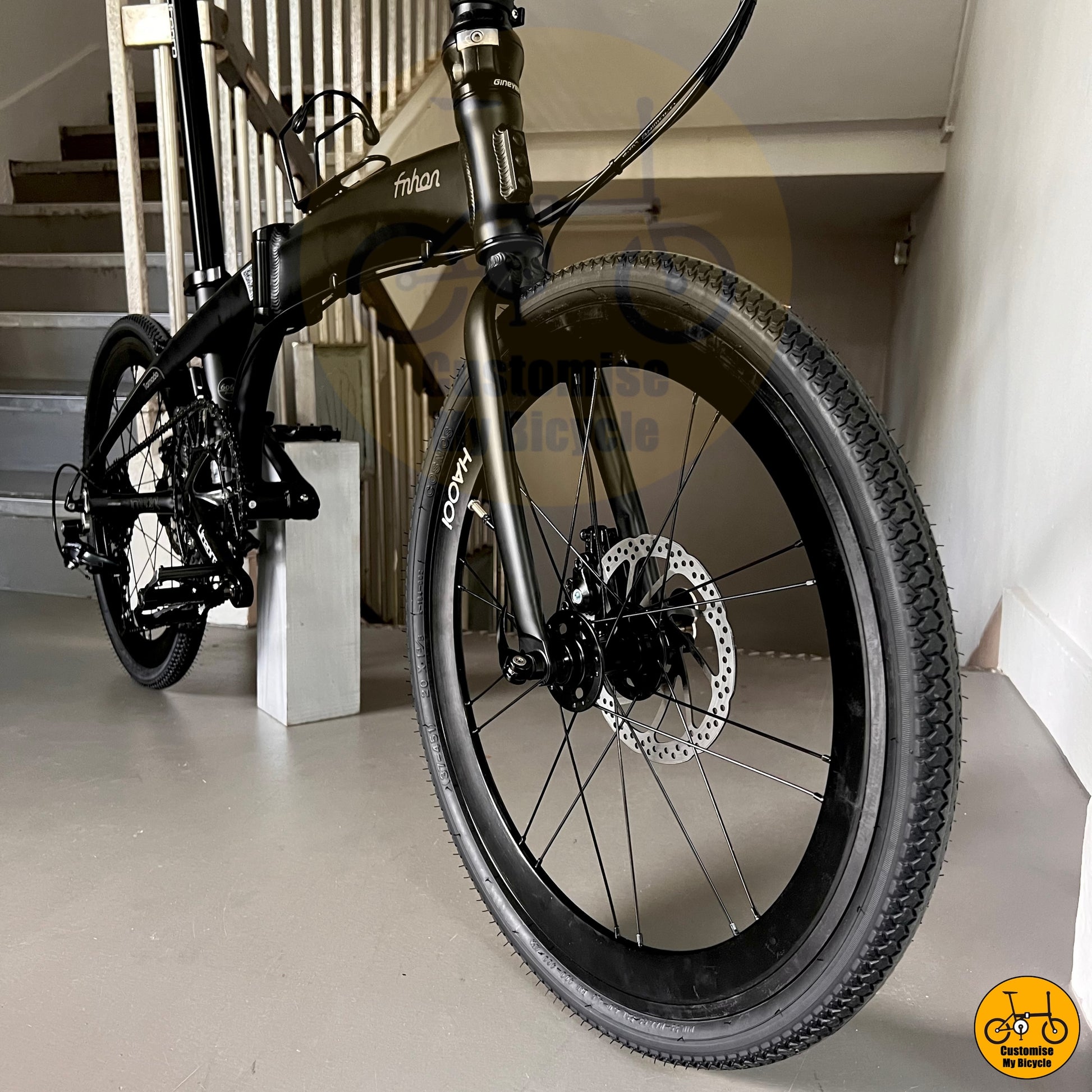 The Dark Knight of Foldies – All Black, Lightweight & Stylish
