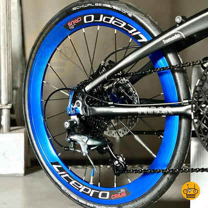 Close up of Shimano 10 gears drivetrain on Fnhon Tornado
