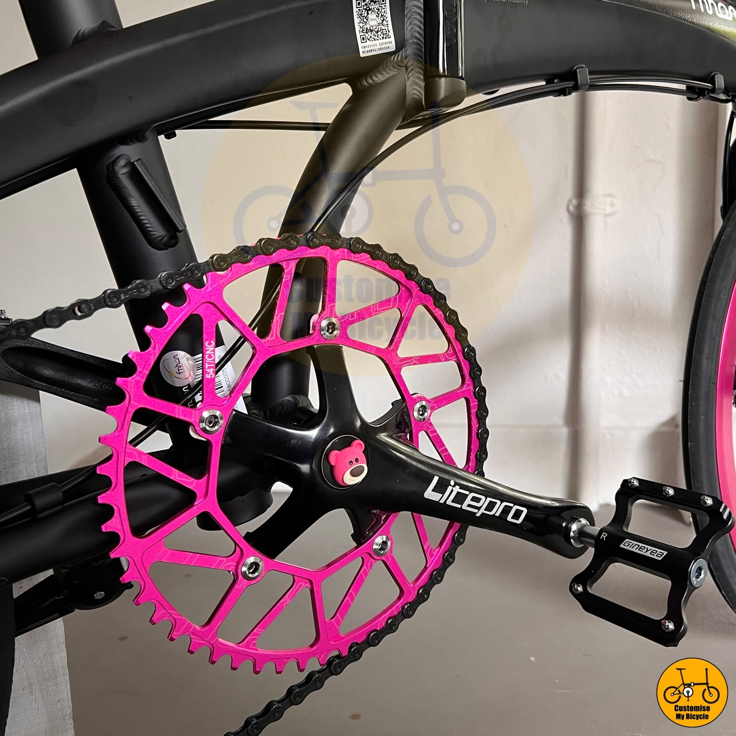Pink Accent Folding Bike – Lightweight, Durable & City-Ready
