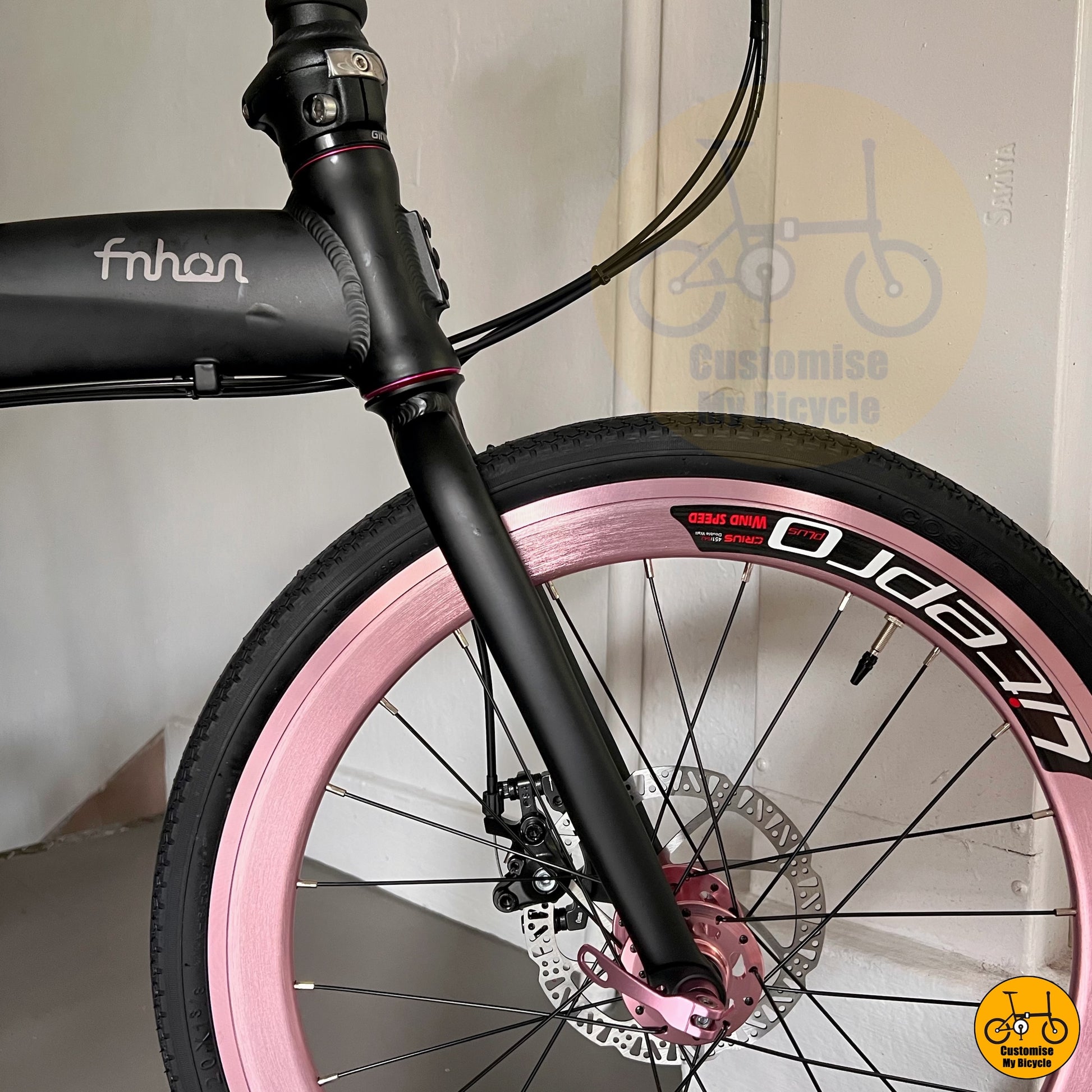 Lovely Soft Pink Folding Bicycle – Lightweight & Easy to Carry

