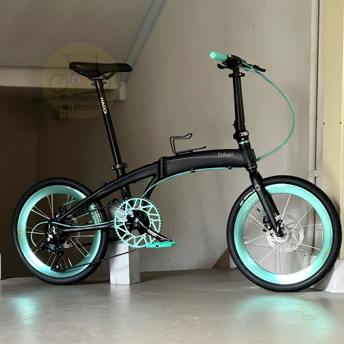 Sepeda lipat Fnhon Tornado 20 inch warna Matte Black dengan Shimano 9 gears desain ringan dan ringkas