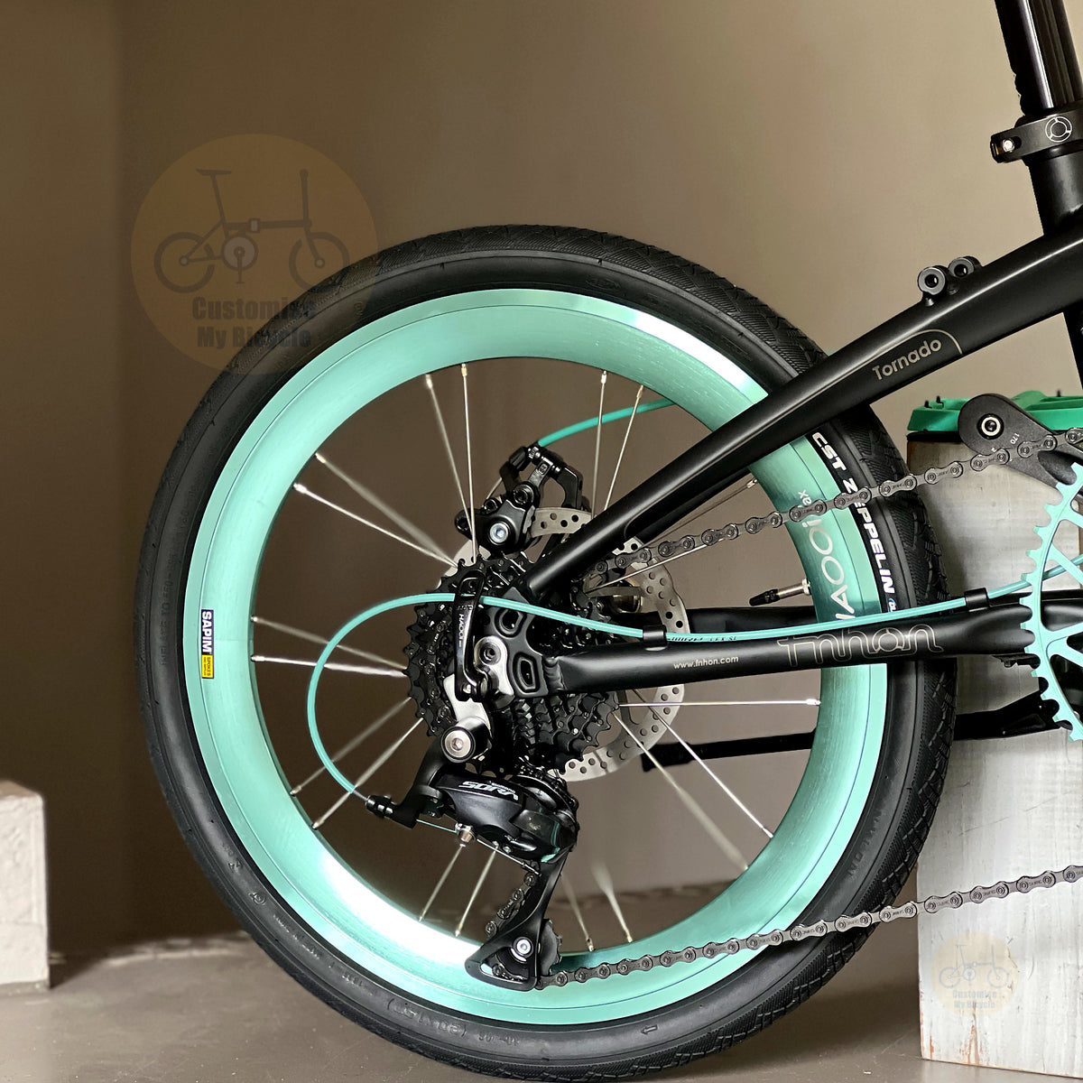 Fnhon Tornado 20" Matte Black foldable bicycle with Shimano 9 gears