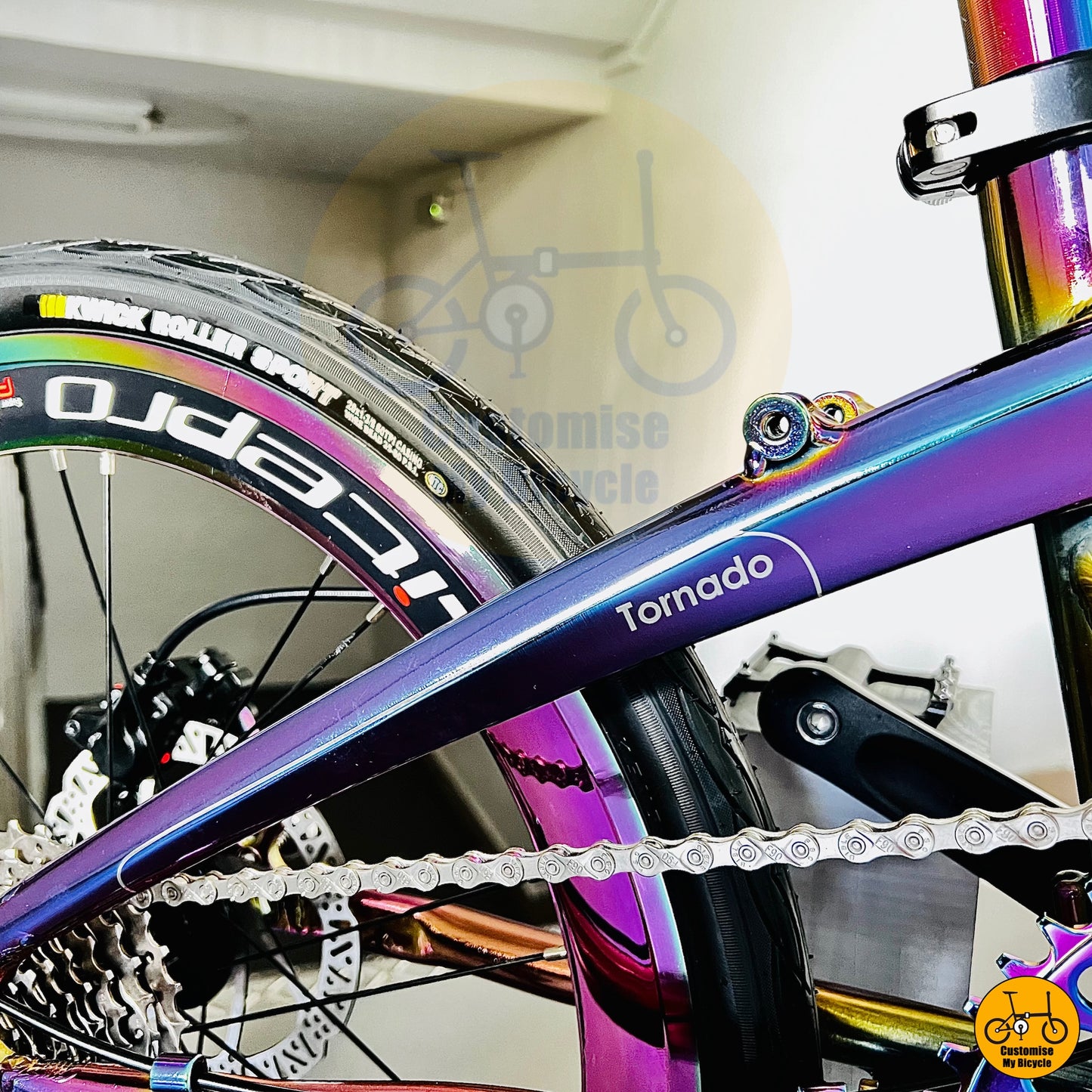 Rainbow Oil Slick Fnhon Tornado – Ride in Style with a Unique Folding Bicycle
