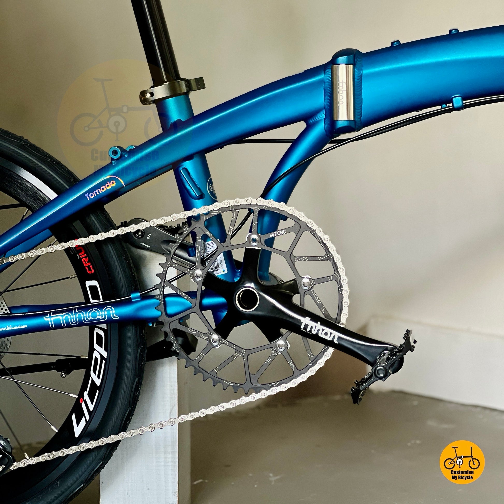 side view of fnhon crankset on fnhon Tornado royale blue