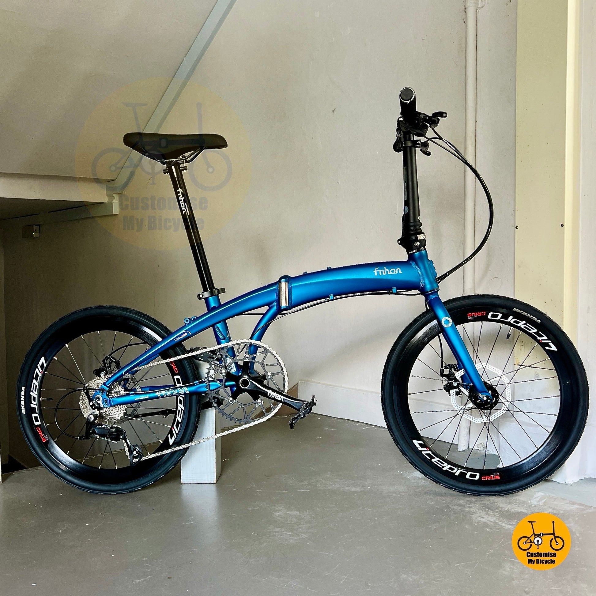 Side view of folding bike fnhon Tornado 22 inches popular worldwide