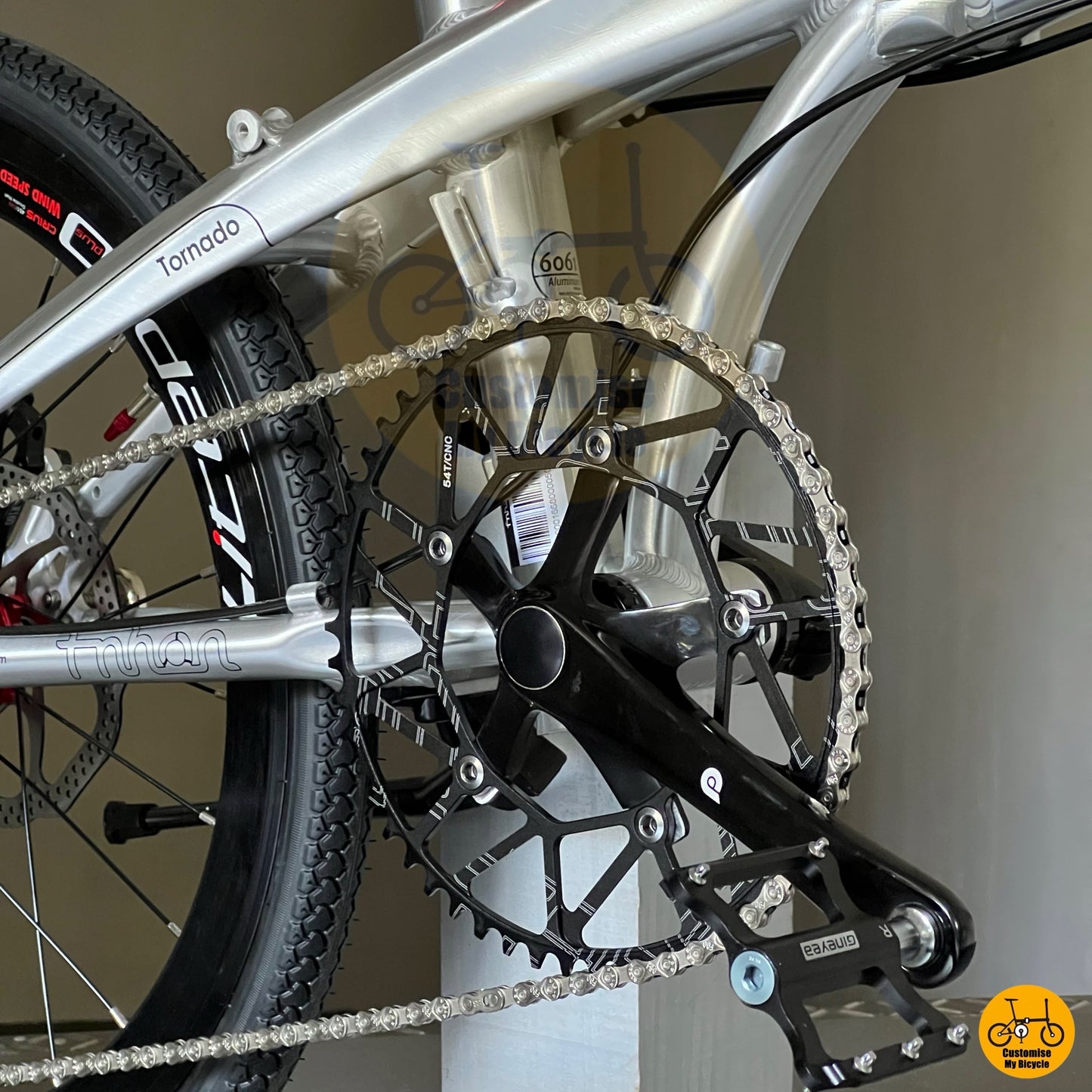 LITEPRO hollow crank arm on polished silver frame
