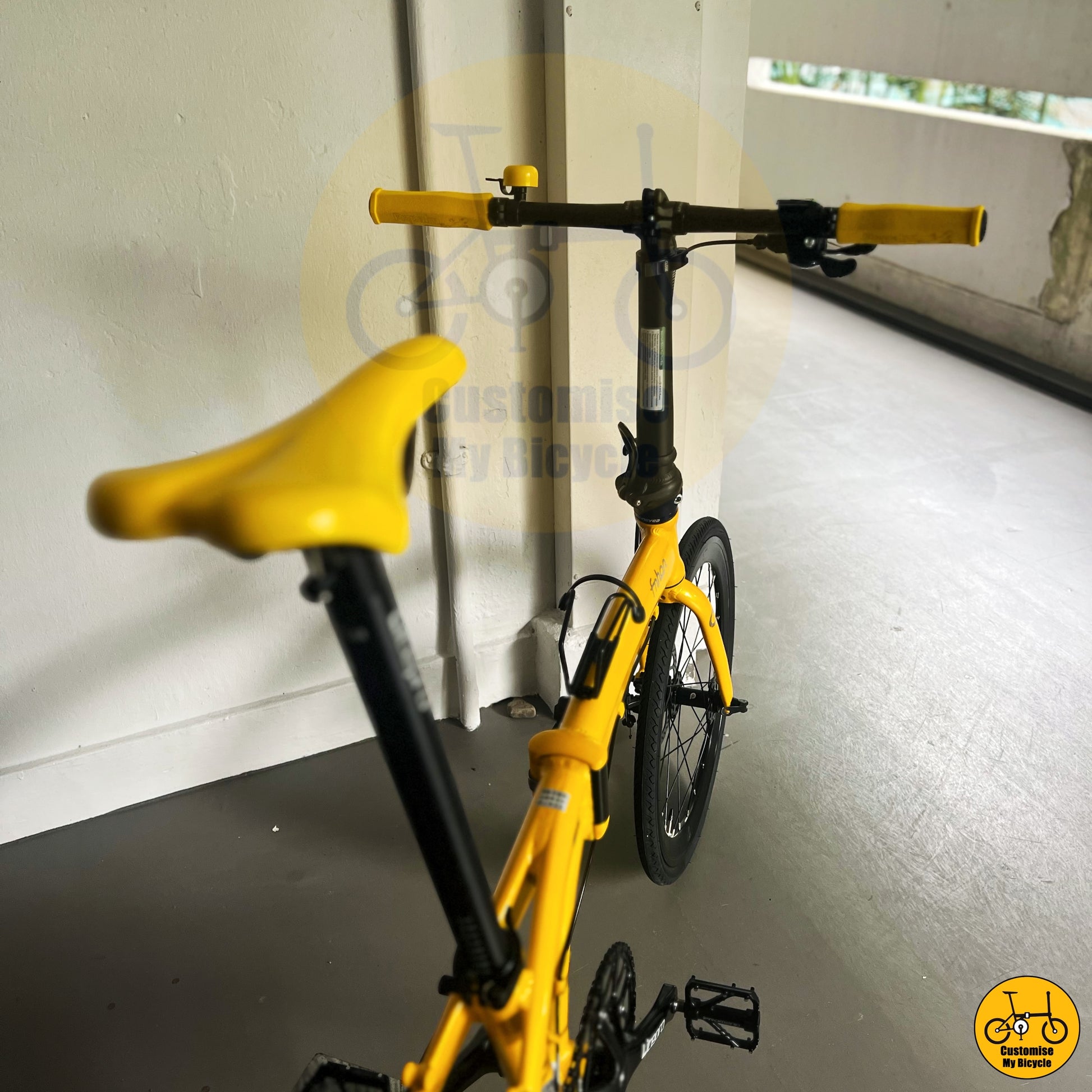 Yellow Frame Foldie – A Perfect Blend of Style & Function
