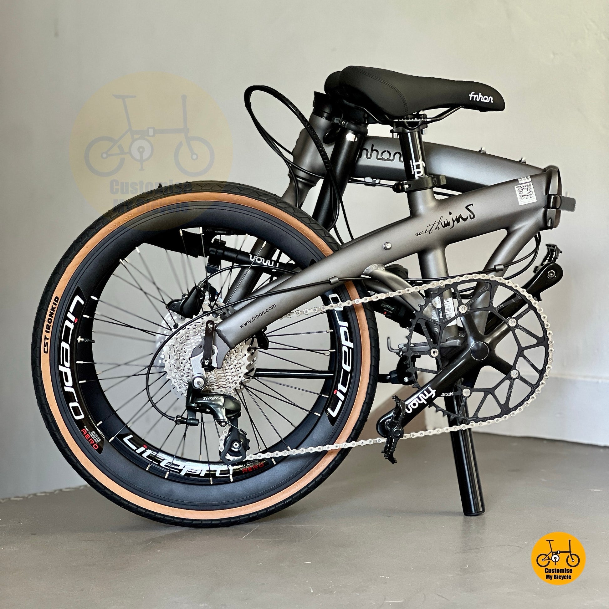 Basikal lipat Fnhon Wind 22 inci Carbon Grey Shimano 10 kelajuan ringan  
