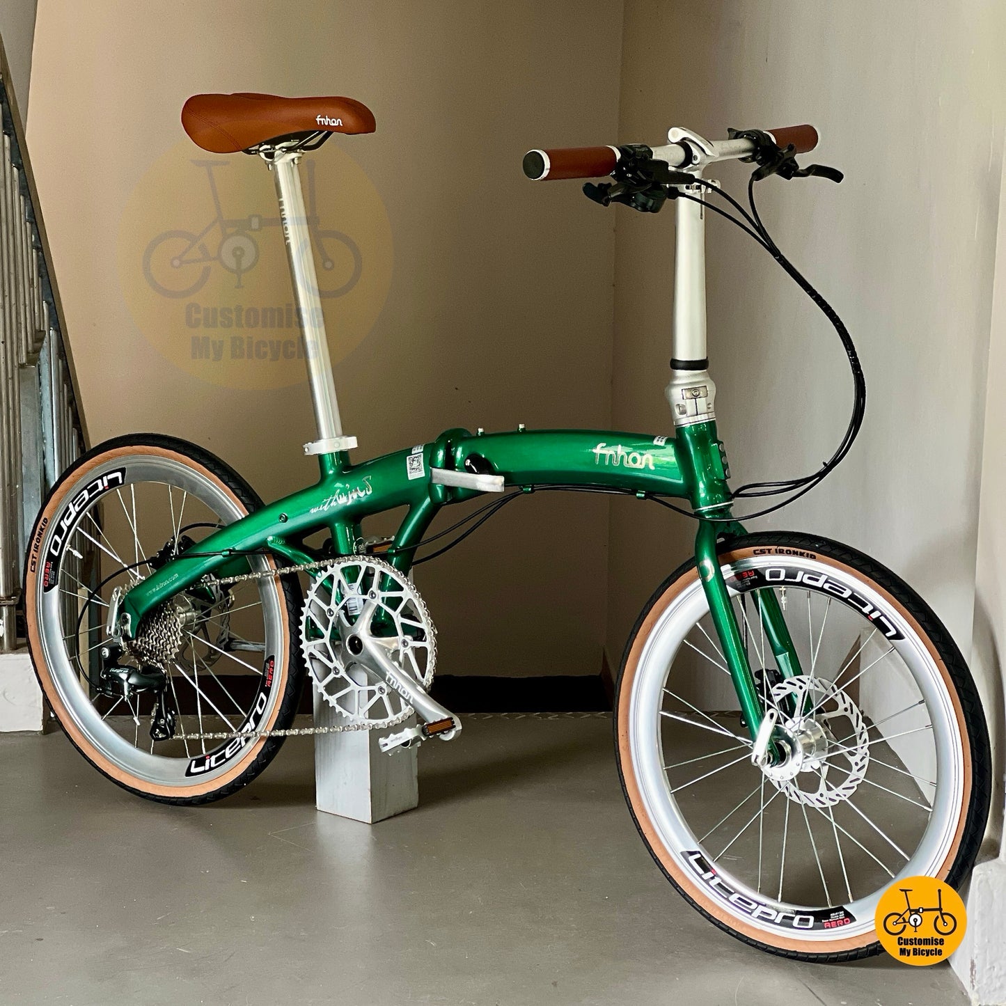 High angle side profile of Fnhon Wind 22 inch Emerald Green Shimano Tiagra folding bicycle