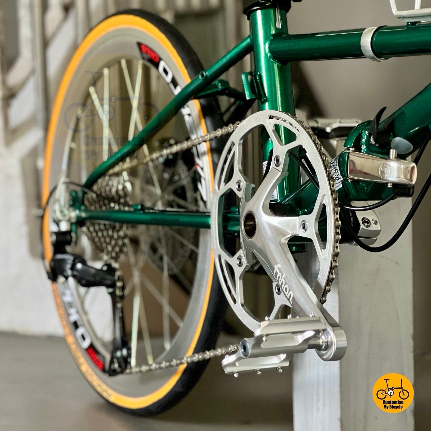 Fnhon Thunderstorm folding bike close up LITEPRO hollow 54t chainring lightweight crankset
