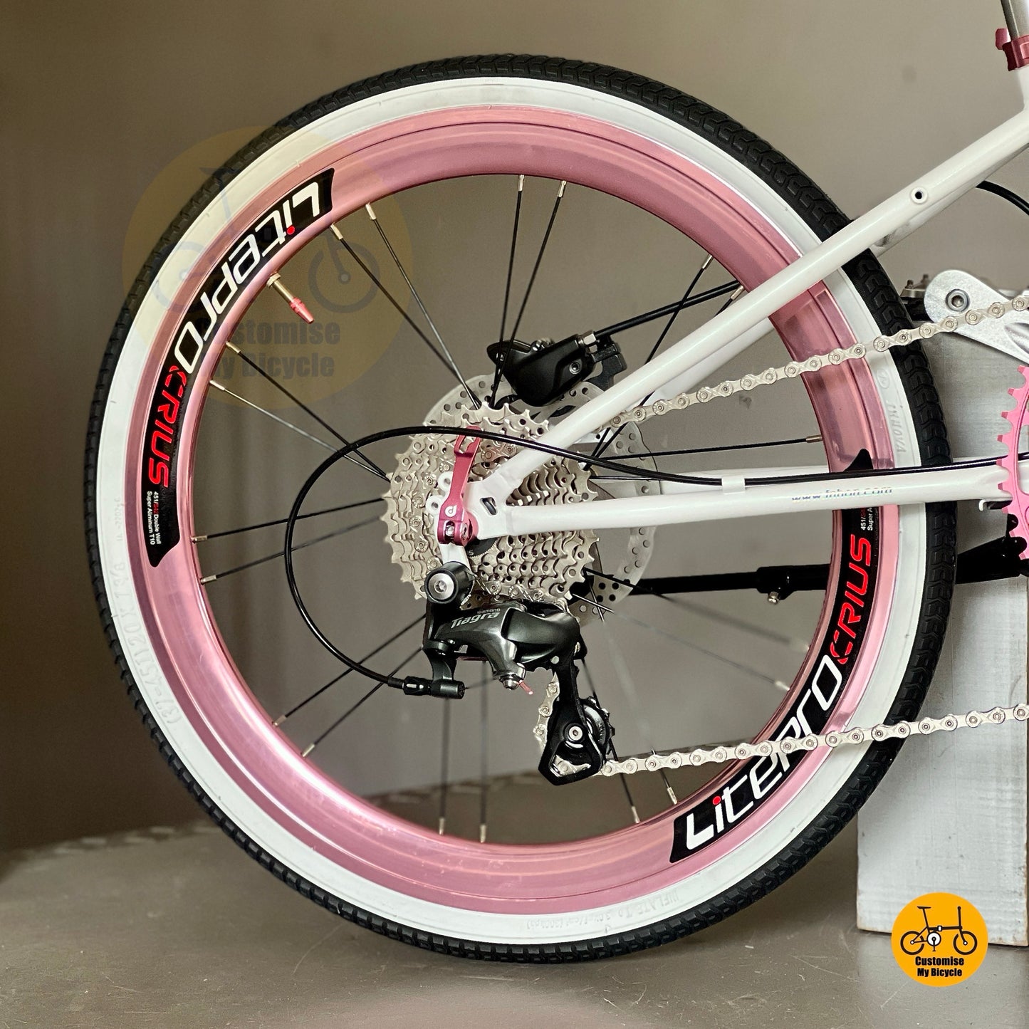 Fnhon Thunderstorm Litepro high profile smooth wheels detail
